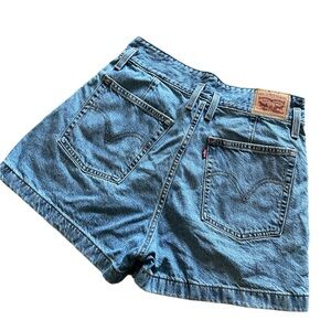 Levi’s Mom Shorts